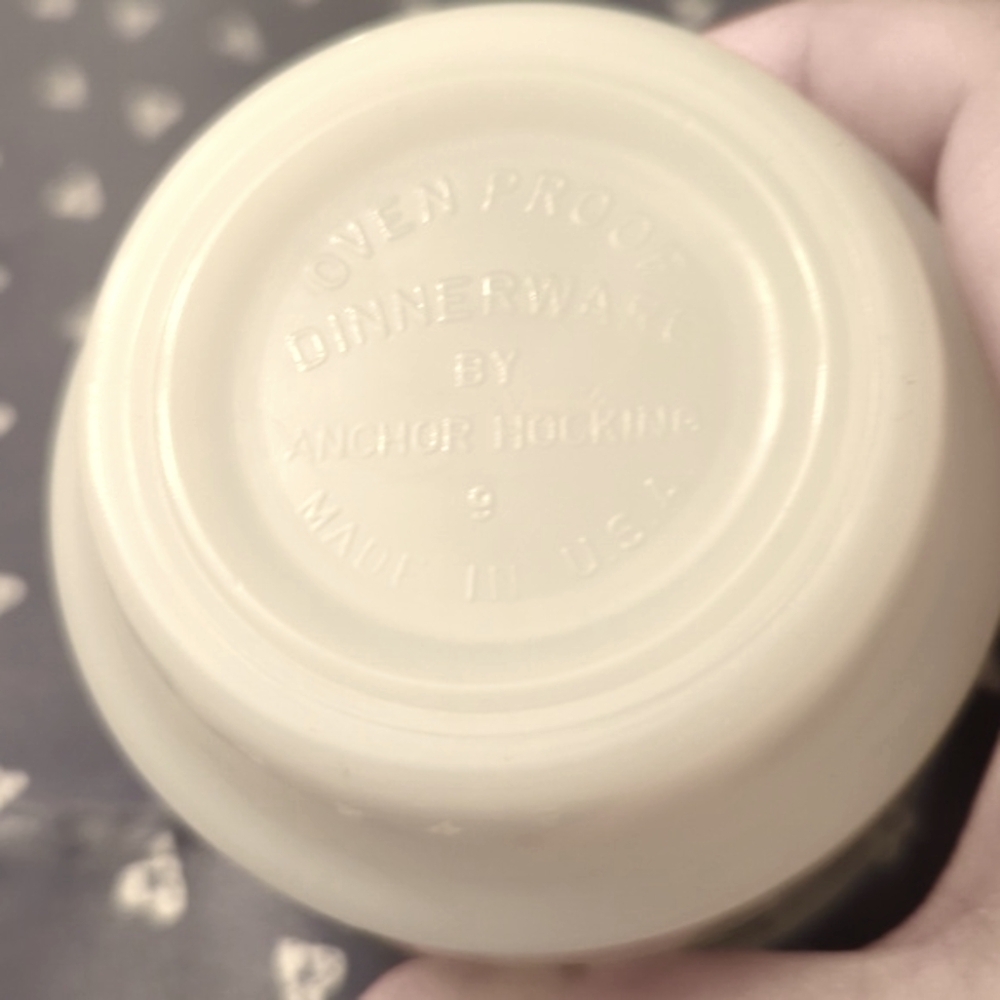 Anchor Hocking Lidded Container - Picture 4 of 4